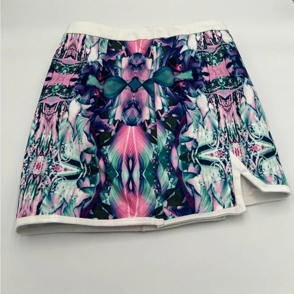 Tobi Short Mini Skirt Abstract Print Front slits PREOWNED/USED - Picture 5 of 14